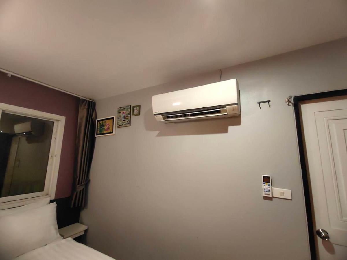 Bbhouse Phra Athit Hotel Bangkok Bagian luar foto